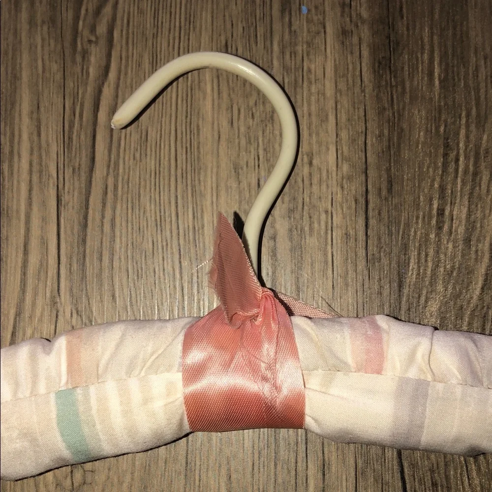 BUNDLE OF FOUR VINTAGE PADDED HANGERS